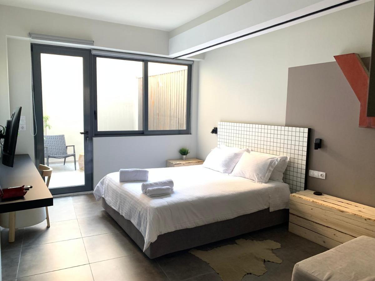 Apartment M17 & In The Heart Of *