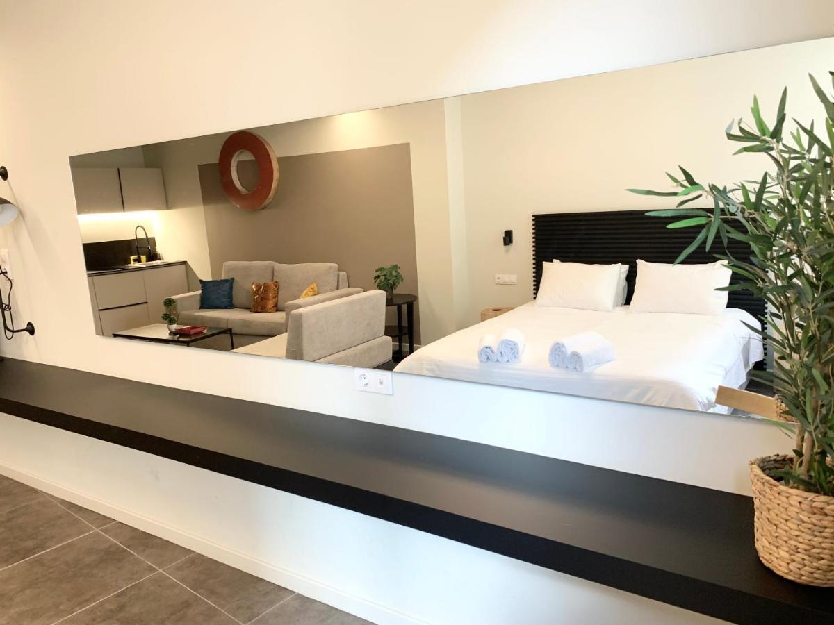 Apartment M17 & In The Heart Of *