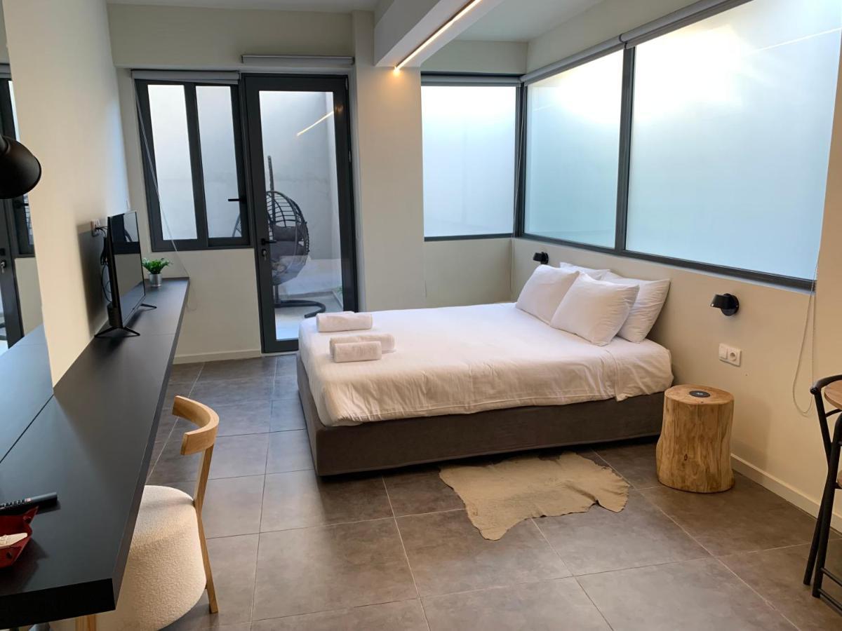 Apartment M17 & In The Heart Of *